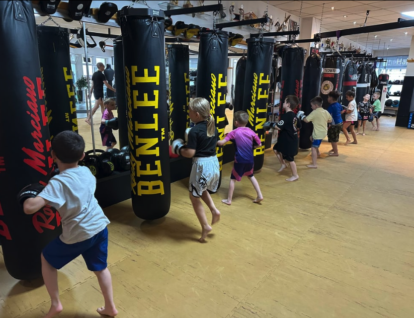 Kids Training am Sandsack