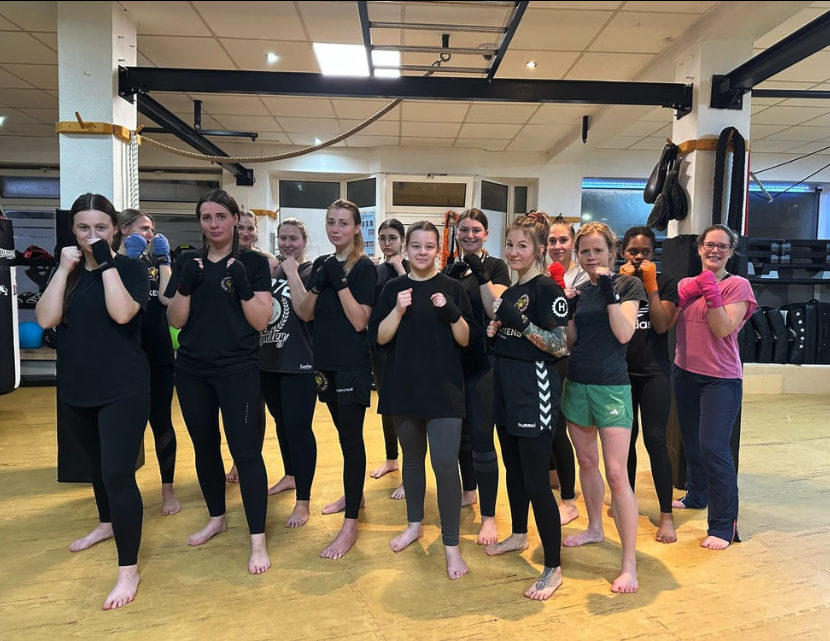 Ladys Kickboxen Gruppenfoto