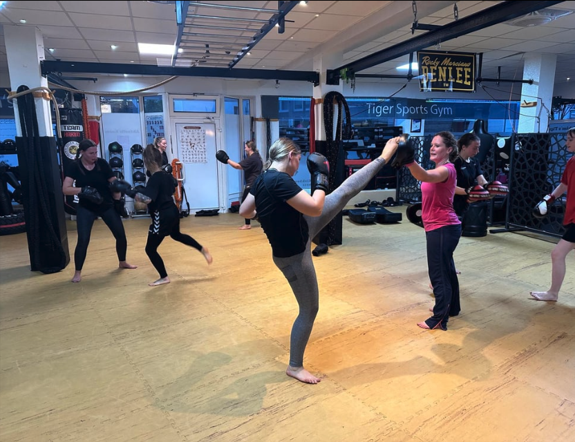 Ladys Kickboxen High Kick