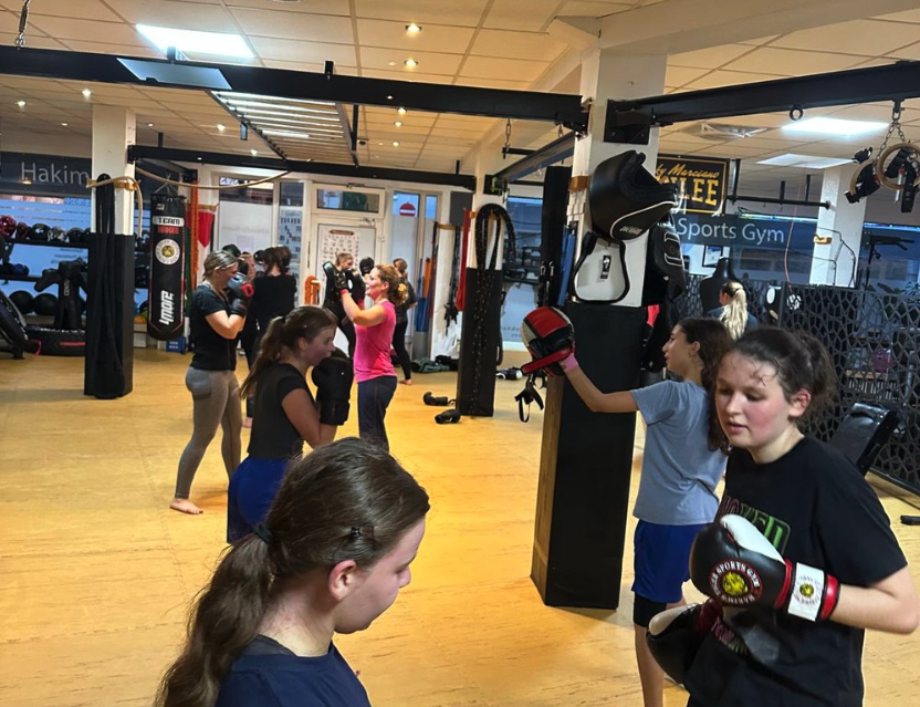 Ladys Kickboxen Sandsacktraining