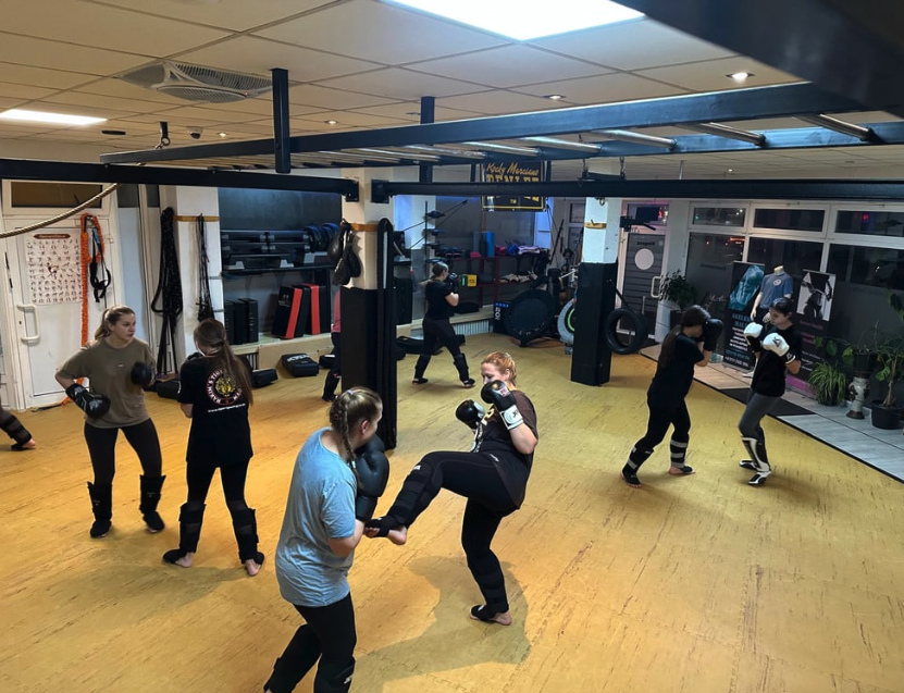 Ladys Kickboxen Trainingsszene